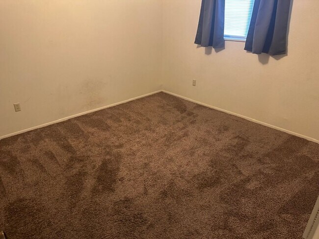 Foto del edificio - Meadow lane condo, South Ogden