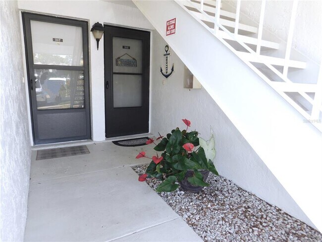 Foto del edificio - 305 Meadow Ln