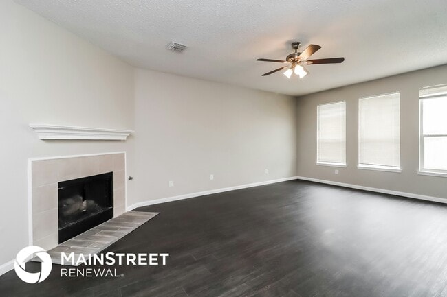 Foto del edificio - 305 Arbor Glen Dr