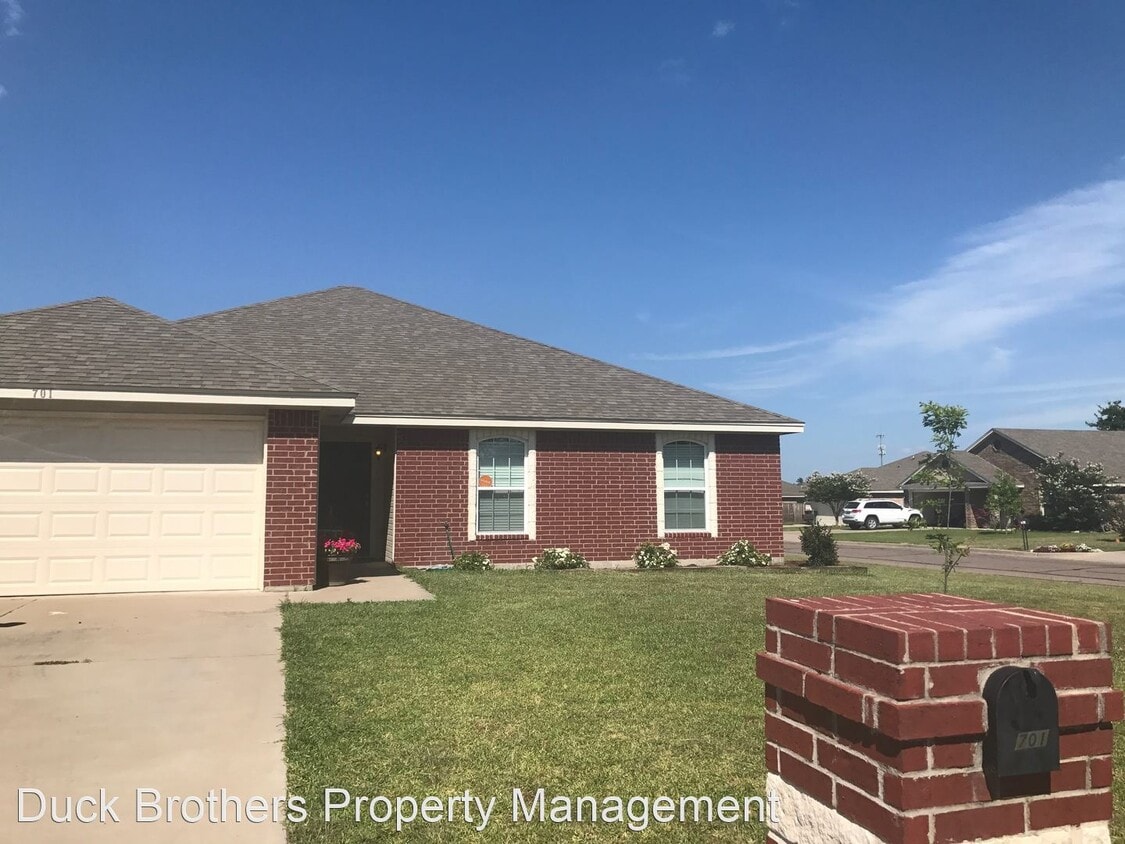 5 br, 2.5 bath House 701 Berwick House Rental in Robinson, TX