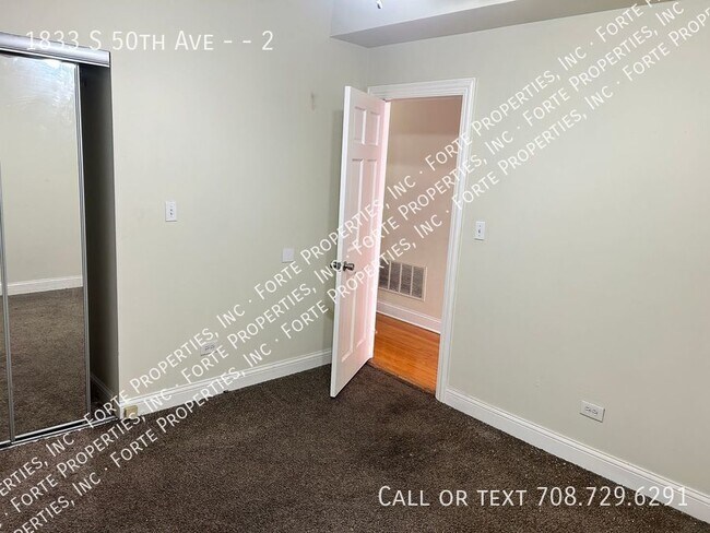 Foto del edificio - 1833 S 50th Ave