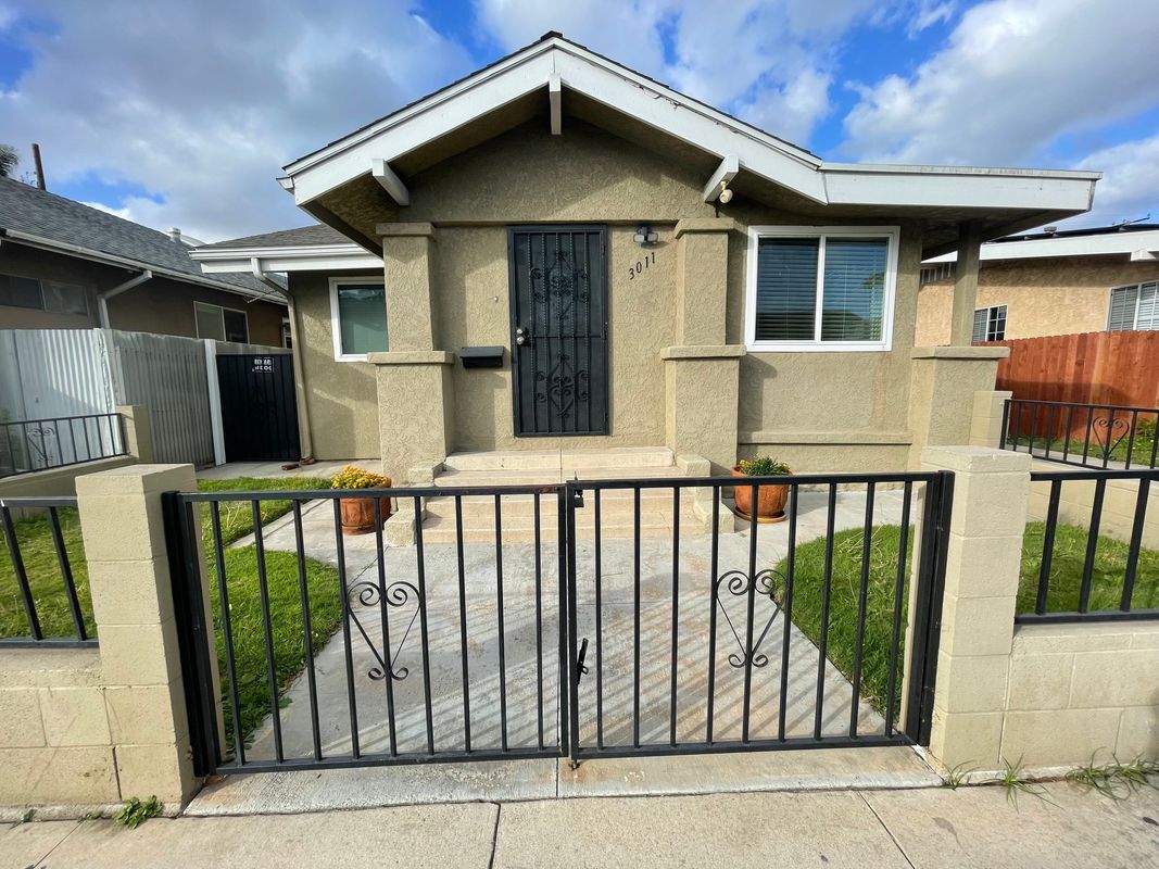 Primary Photo - 3011 E 7th St