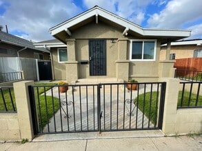 Building Photo - 3011 E 7th St