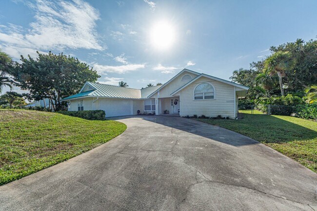 Foto del edificio - 2225 Silver Sands Ct