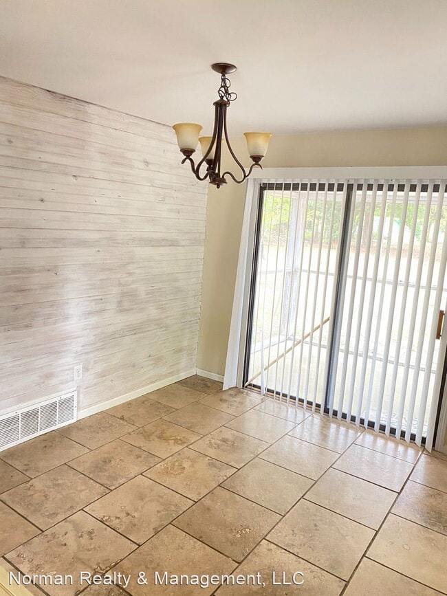 Building Photo - 3 br, 1.5 bath House - 3 Palm Drive
