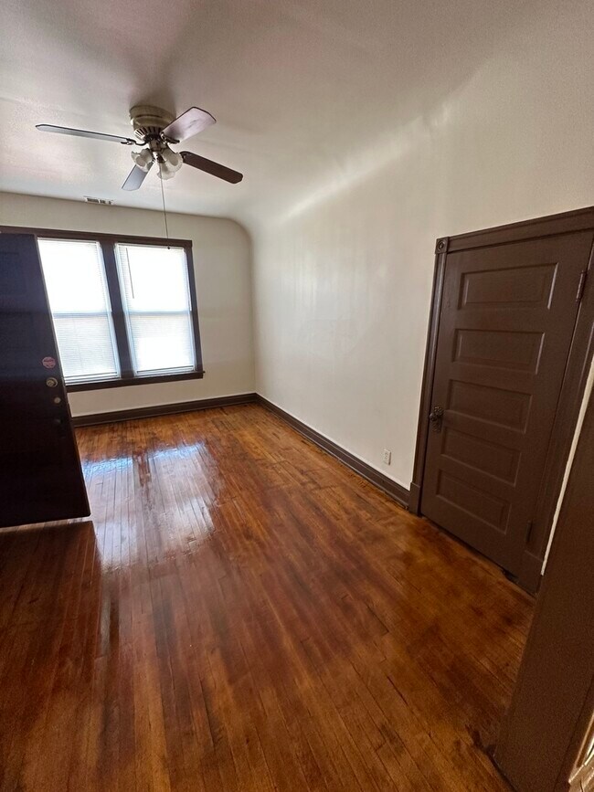 Building Photo - 4715 W Fulton St