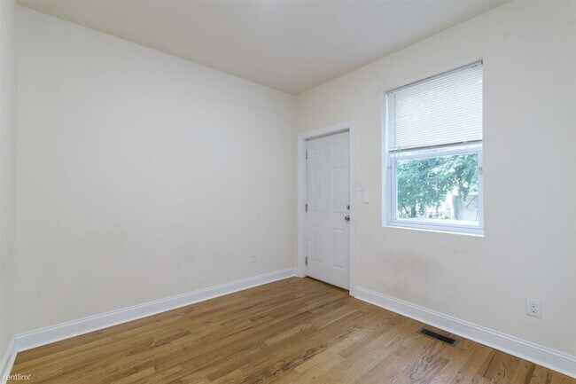 Foto del edificio - 4 br, 2 bath Duplex - 2235 N CAMAC ST Unit 1