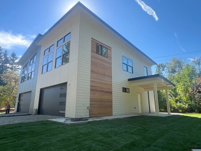 Building Photo - 21112 Locust Way