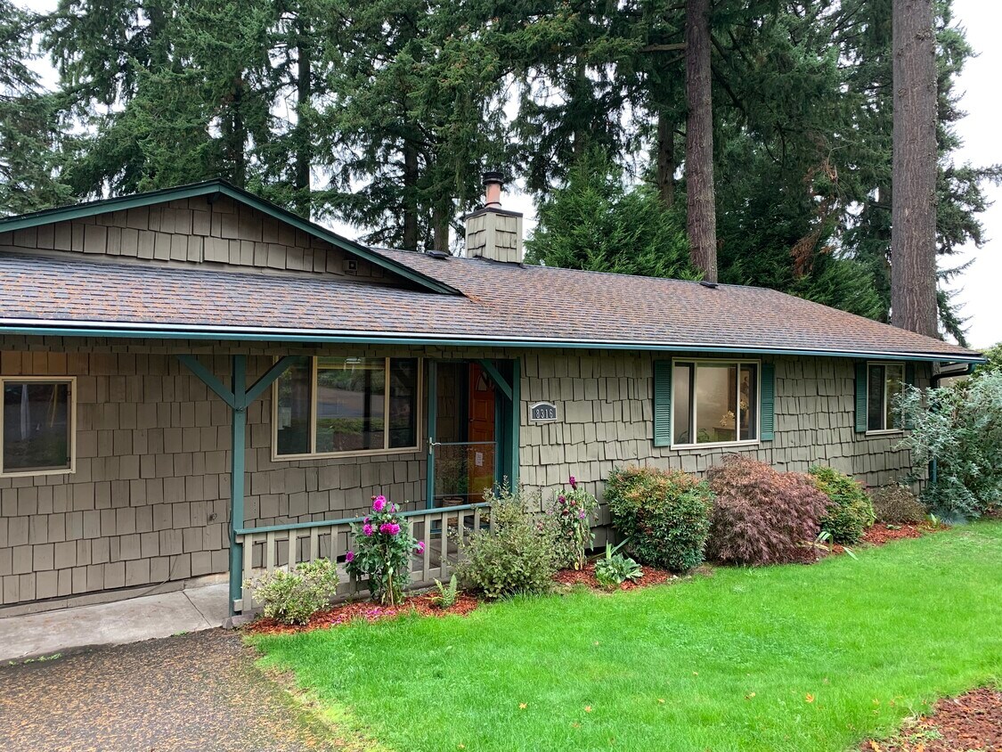 8316 NE 156th St, Kenmore, WA 98028 House for Rent in Kenmore, WA