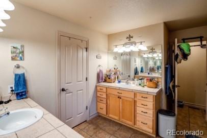 Building Photo - 4660 Farmingdale Dr