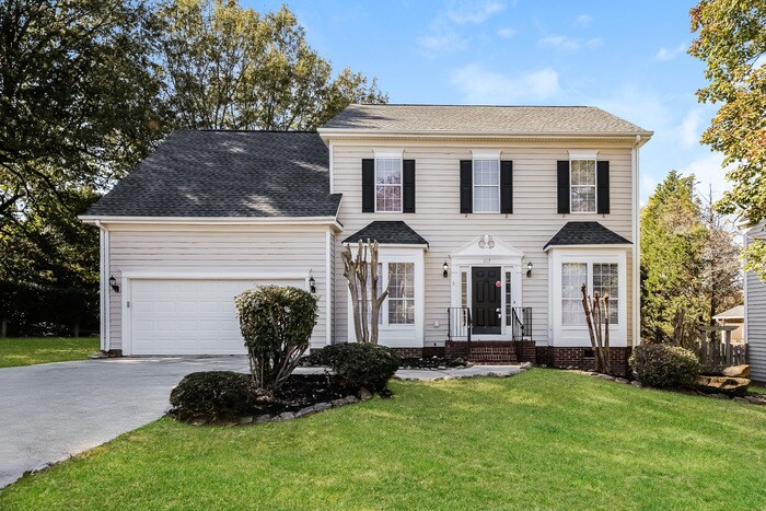Primary Photo - 4-Bedroom Home with Backyard Deck in Greenville, SC
