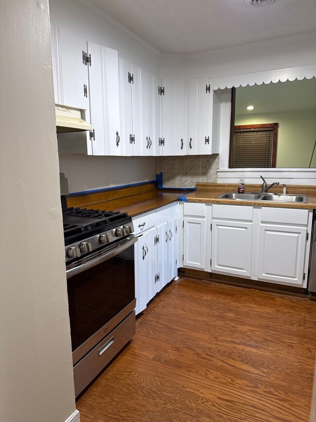 Foto del edificio - 4635 Cumby Rd