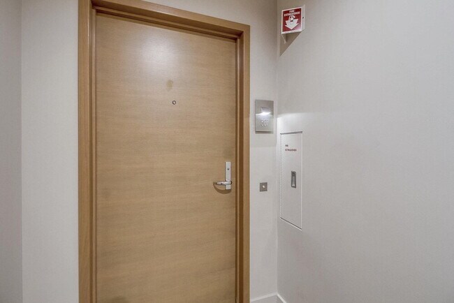 Foto del edificio - Skyline Views & Sophisticated Corner Living at Aria in Cortez Hill