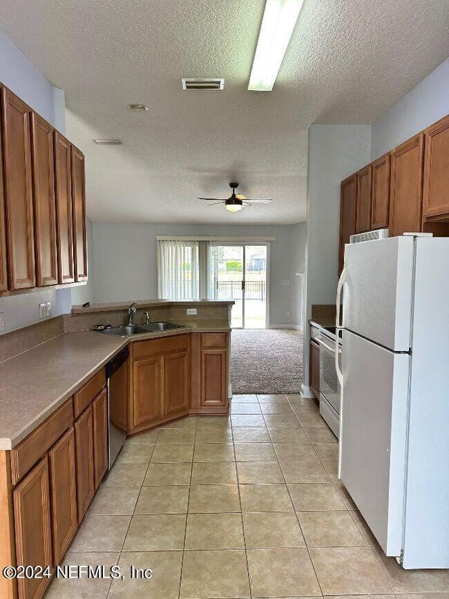 Foto del edificio - 1447 Barrington Cir