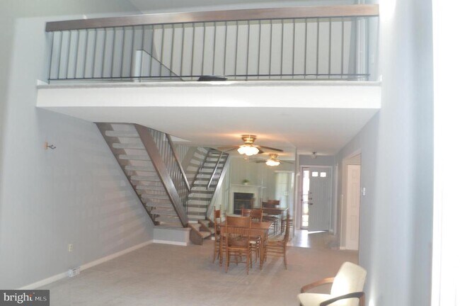 Foto del edificio - 379 Westridge Cir