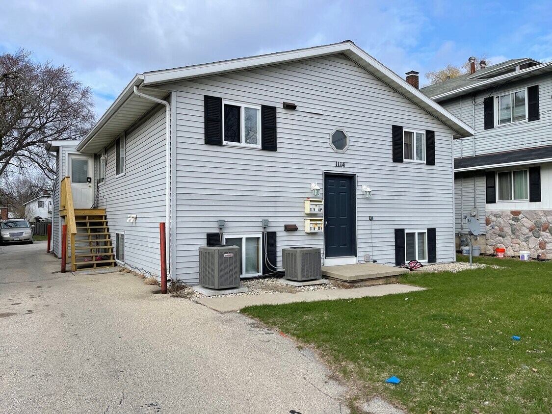1114 Shawano Ave Unit Lower, Green Bay, WI 54303 Apartments in Green