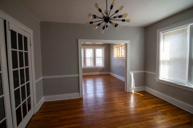 Building Photo - 4242 Botanical Ave