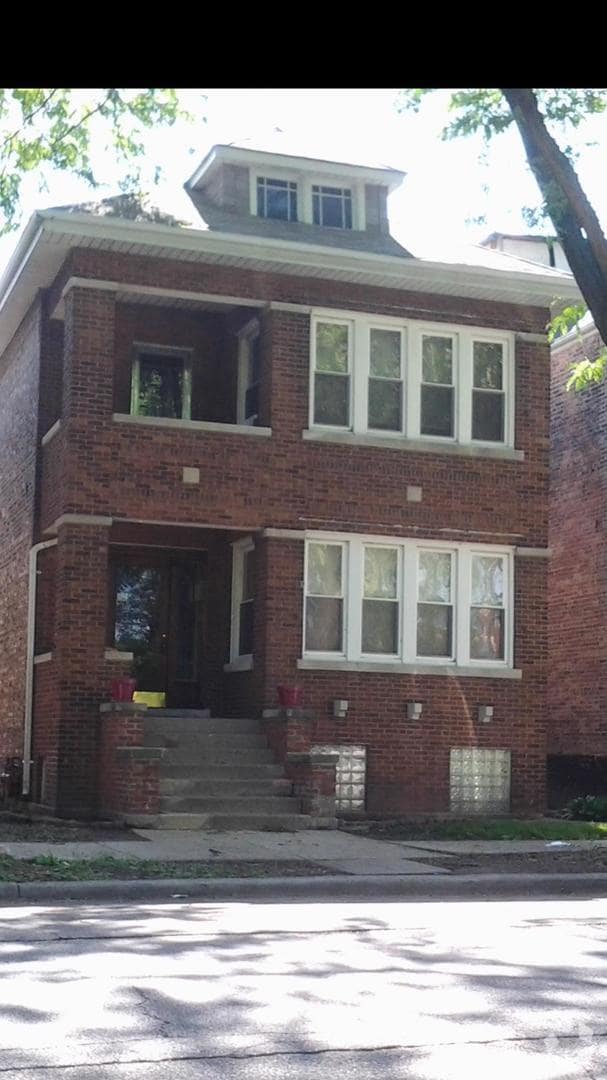 Building Photo - 3827 S Damen Ave