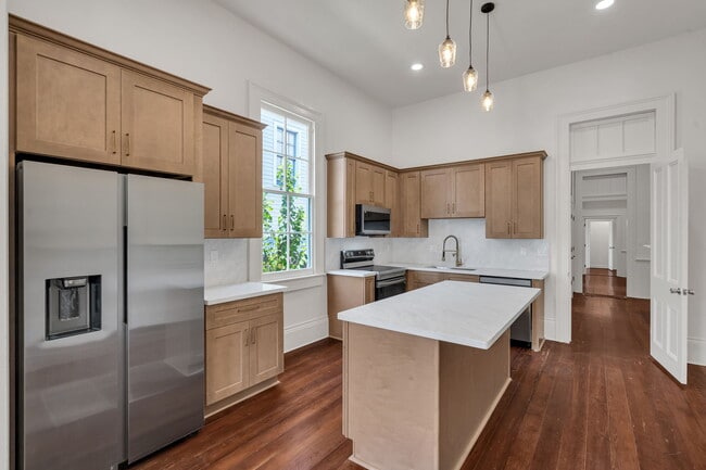 Foto del edificio - 3025 Saint Claude Ave