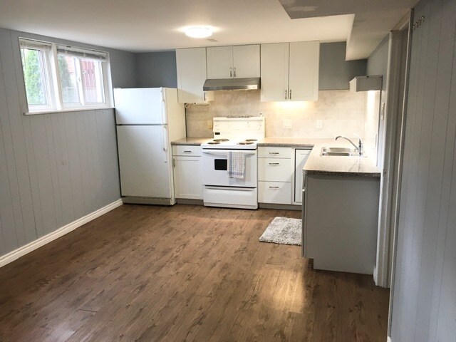 Building Photo - 39 Vanevery St