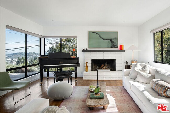 Building Photo - 4225 San Rafael Ave