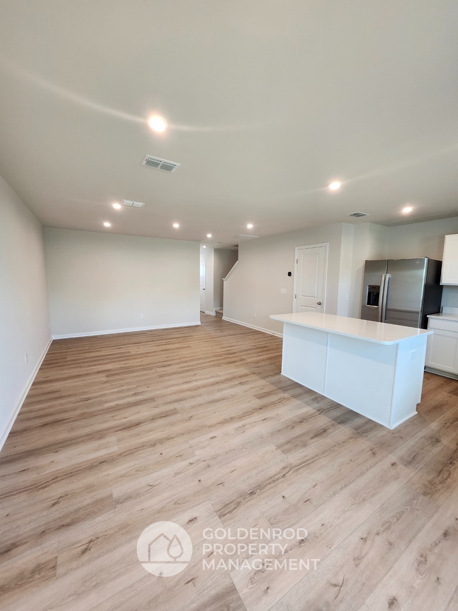 Building Photo - 419 Mancini Dr