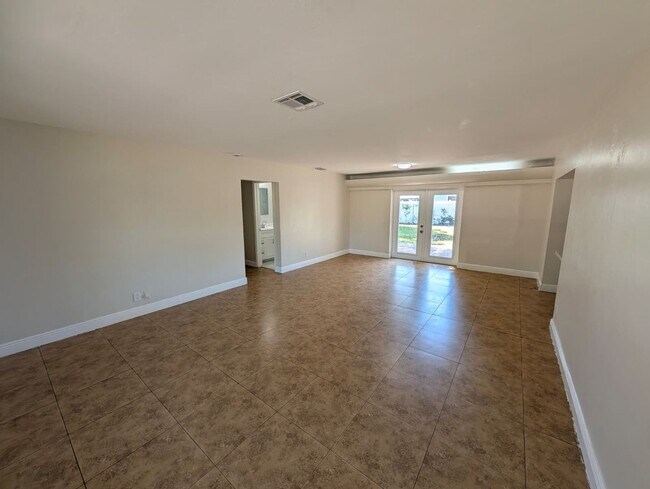 Foto del edificio - Spacious 3BR Rental with Outdoor Living Space