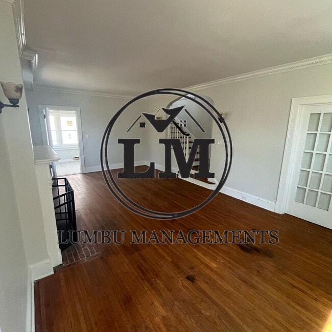 Building Photo - 447 Avondale Dr