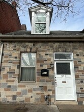 Building Photo - 511 E King St