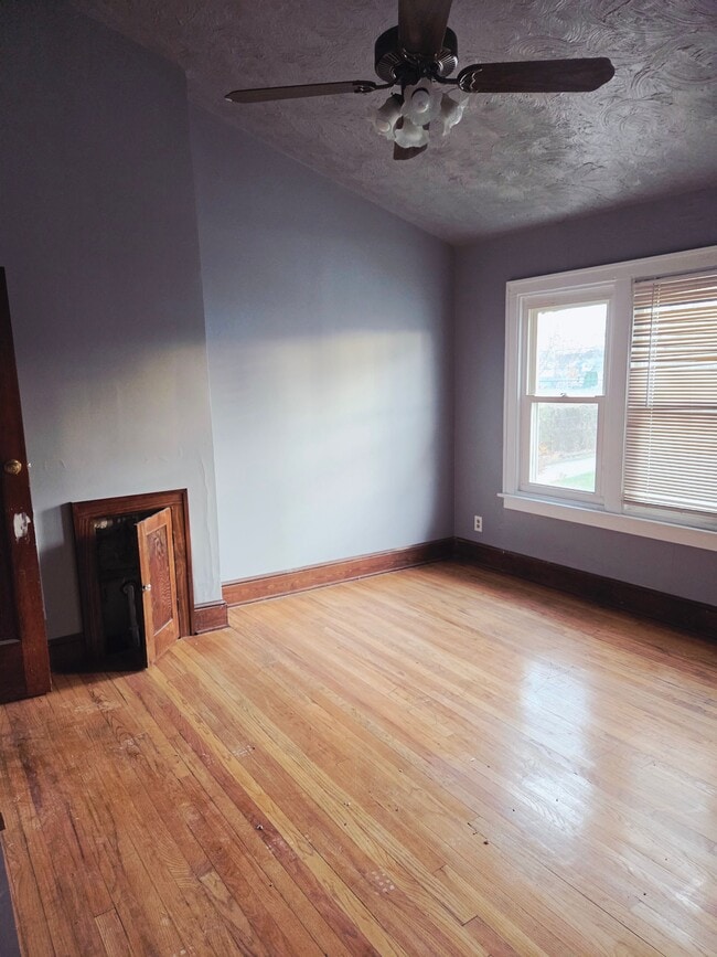 Building Photo - 18101 Schenely Ave