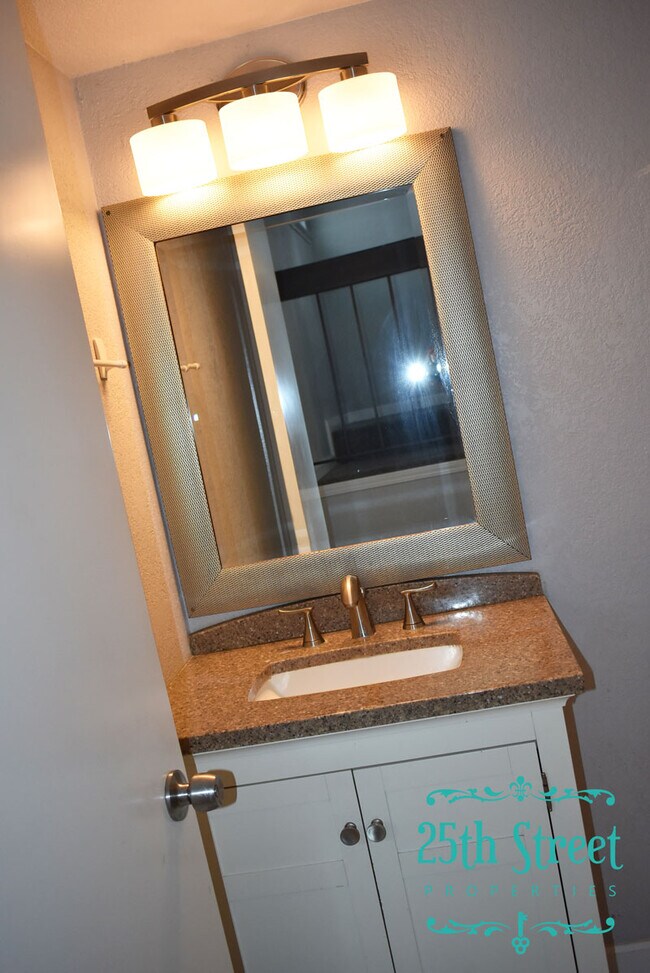 Foto del edificio - 9433 Roseport Way