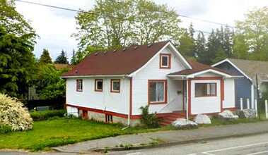 Building Photo - 1201 E Maple St