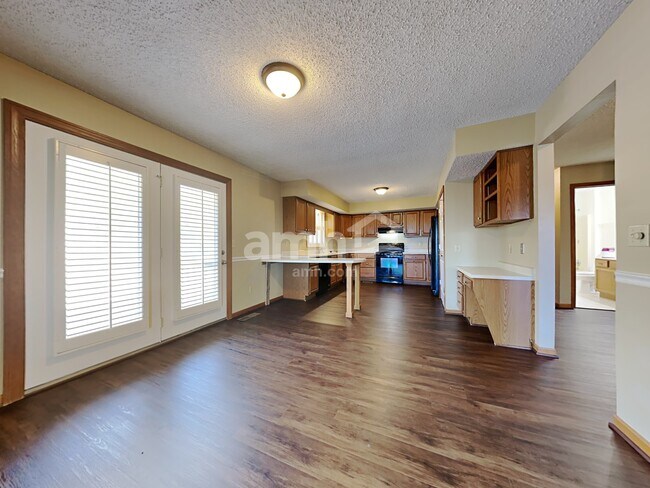 Building Photo - 110 Justin Place