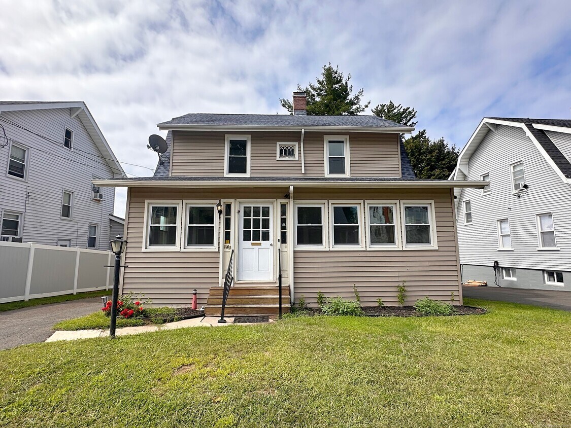 Foto principal - 141 Cheshire St