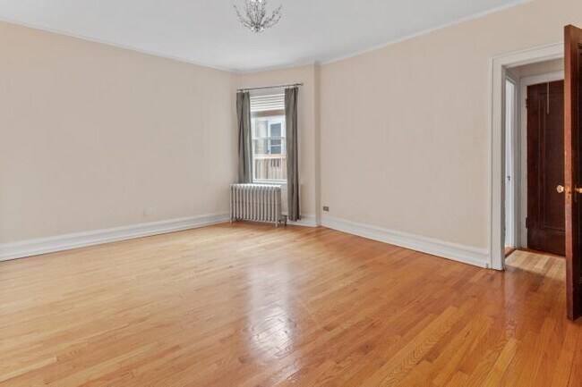 Building Photo - 2 bedroom in Chicago IL 60645