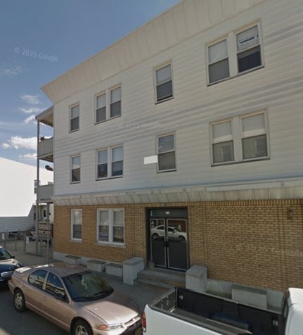 Building Photo - 53 Warwick St