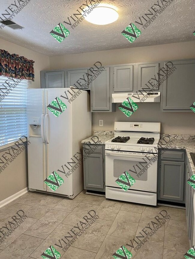 Building Photo - 2 Bed/2.5 Bath Townhome- Great Marietta Lo...