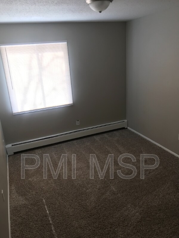 Foto del edificio - 1033 County Rd D E
