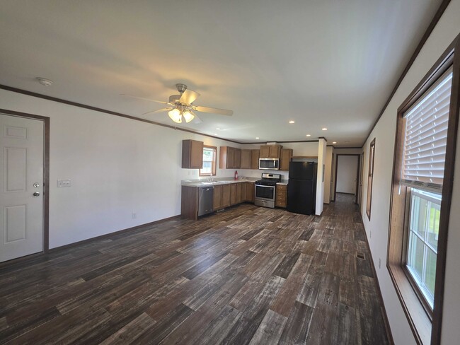 Building Photo - 73 Meggan Dr