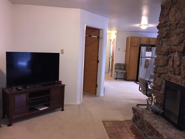 Foto del edificio - 340 Rim Rd