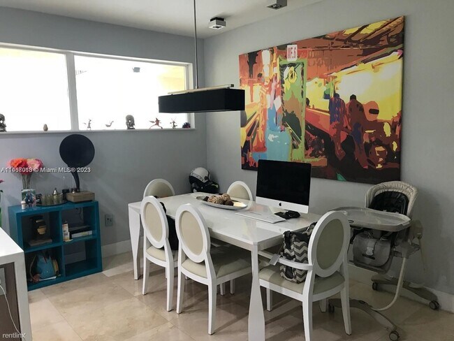 Foto del edificio - 2 br, 2.5 bath Condo - 2430 Brickell Ave A...