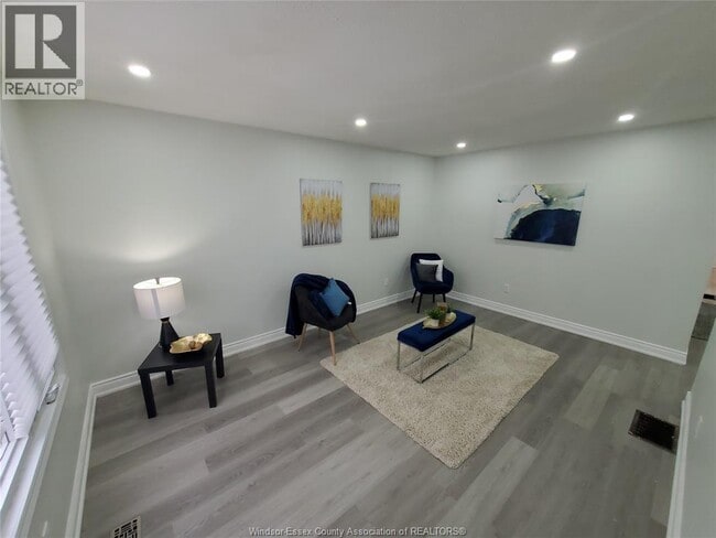 Building Photo - 3563 Bloomfield Rd