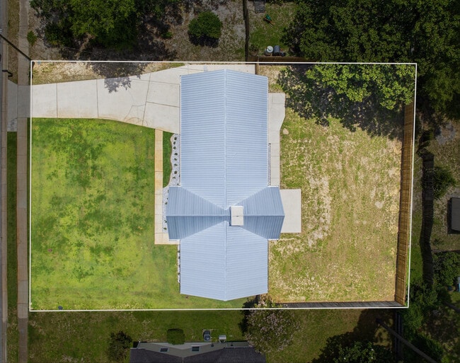 Building Photo - 942 Rue De Palms