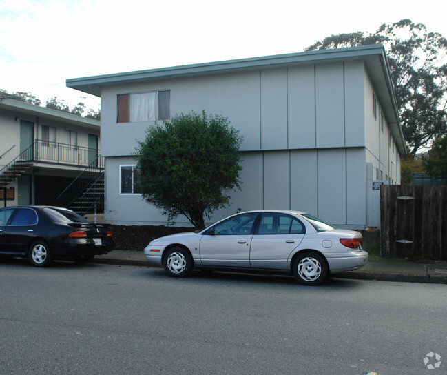 Building Photo - The Adobe Apartments