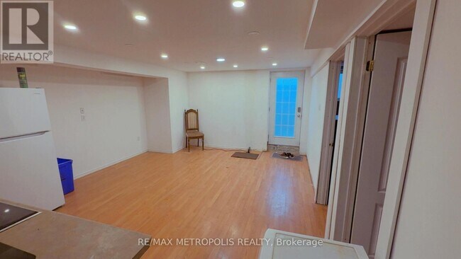 Photo du bâtiment - 1292 Ravencliffe Ct