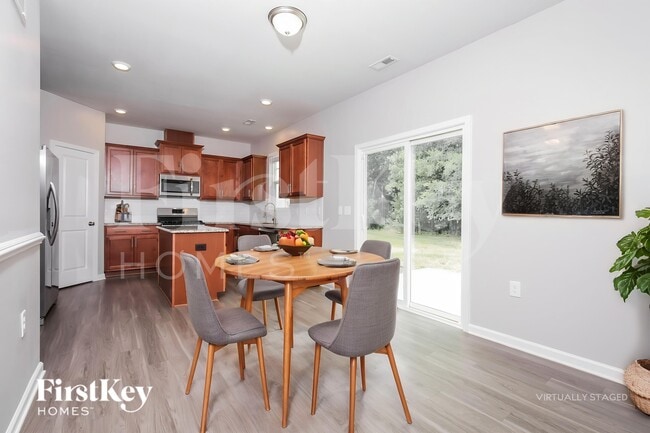 Building Photo - 636 Starry Sky Dr