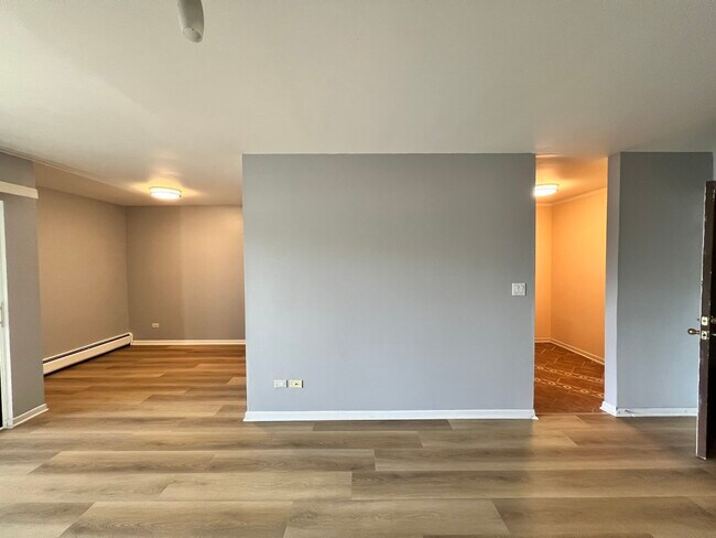 Building Photo - 1813 Hemlock Pl