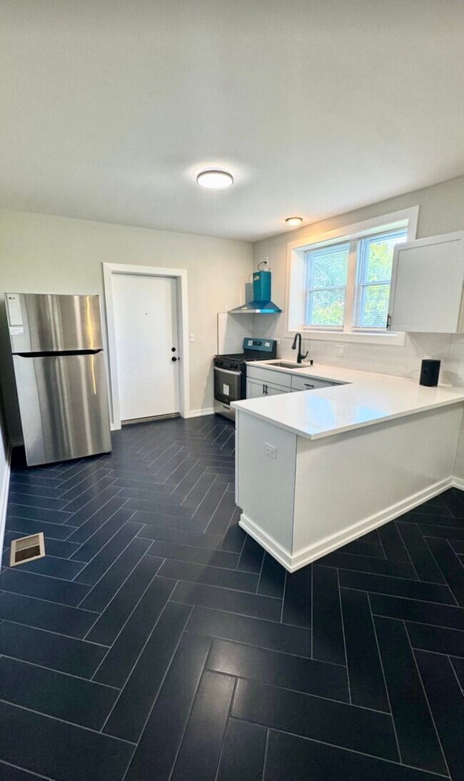 Foto del edificio - 1110 W Marquette Rd