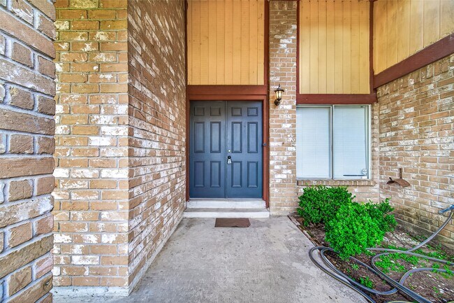 Building Photo - 6203 Downwood Forest Dr