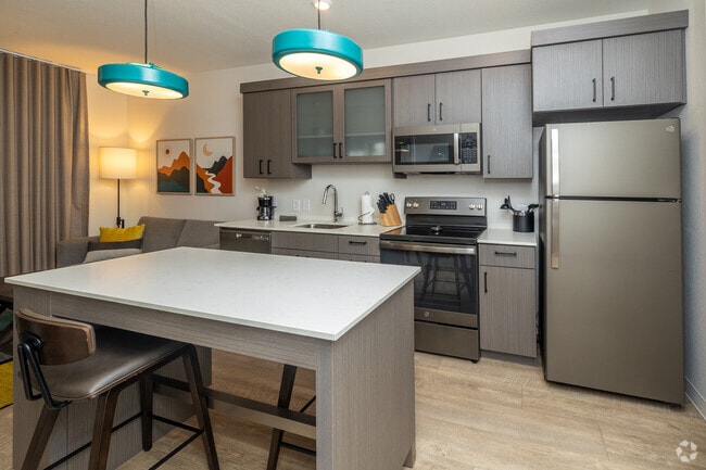 1BR,1BA - 550SF-Kitchen - Waterwalk Jacksonville - Deerwood Park